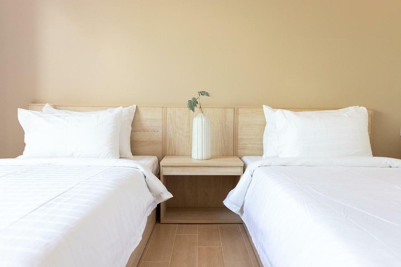 O2 Hotel Lop Buri エクステリア 写真