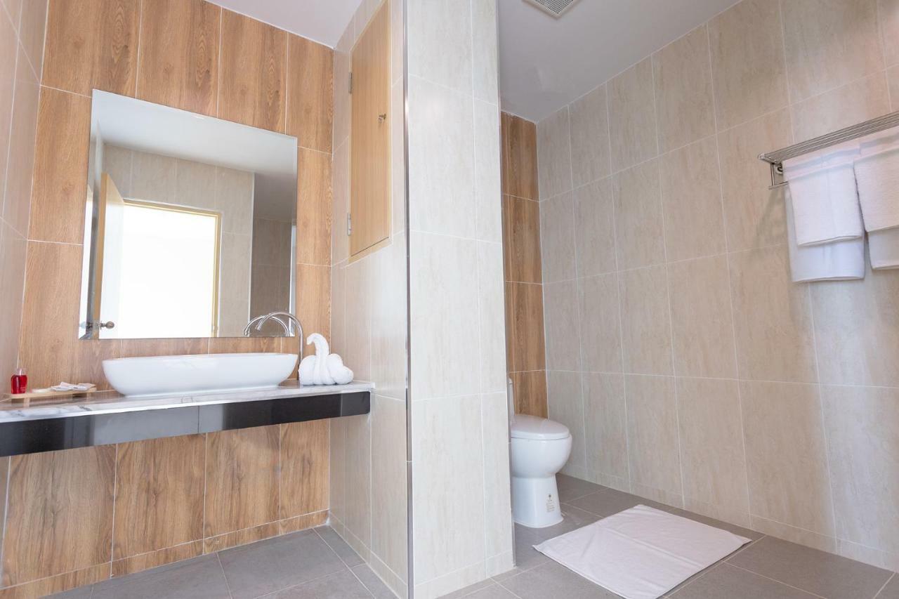O2 Hotel Lop Buri エクステリア 写真