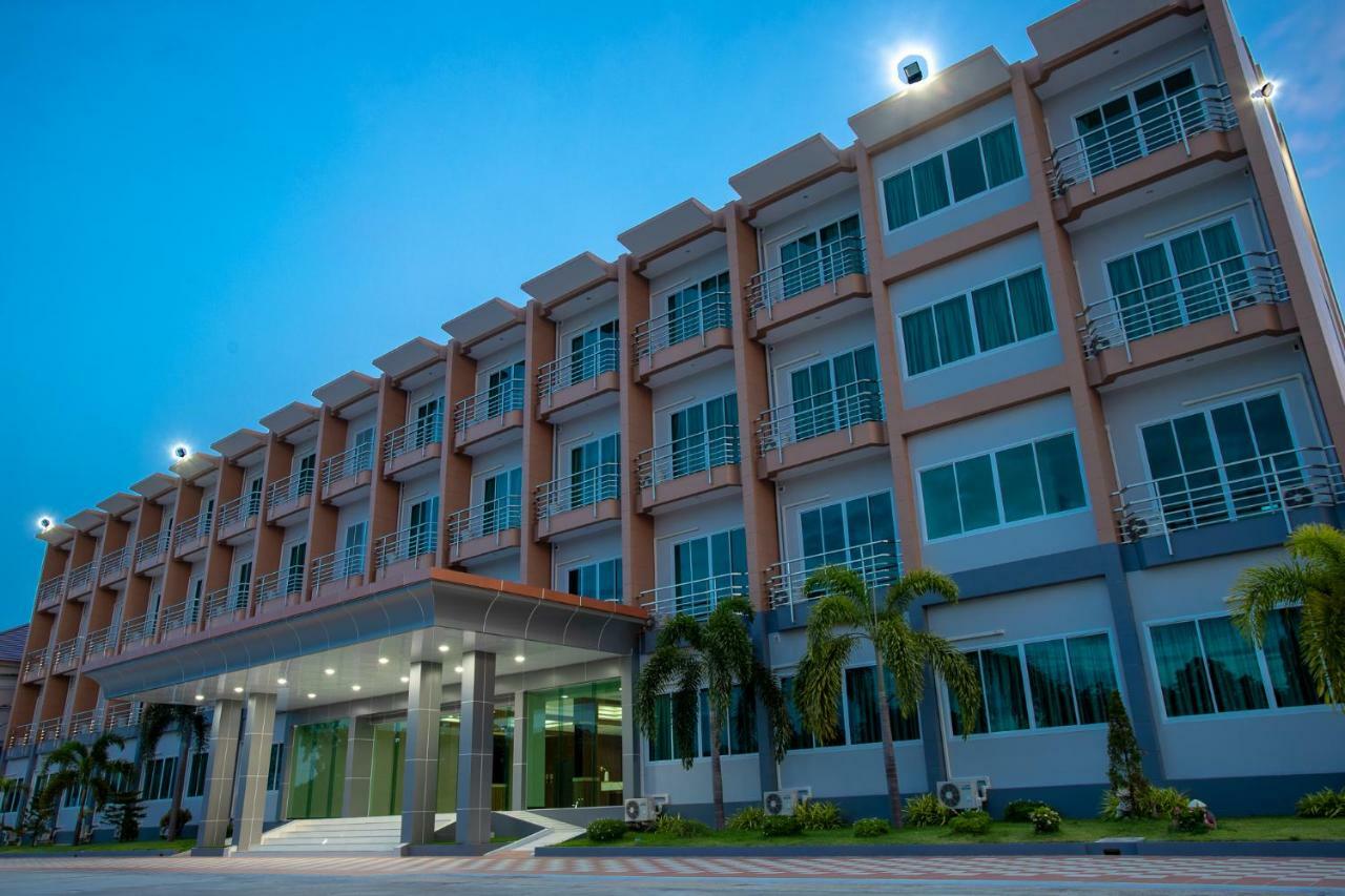 O2 Hotel Lop Buri エクステリア 写真